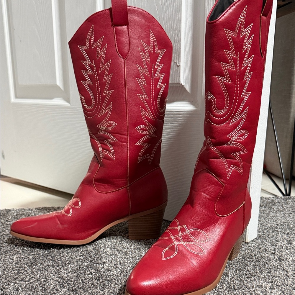 Amazon Red Women's Western Heeled Cowboy Boots with Contrast Stitching - Picture 3 of 5